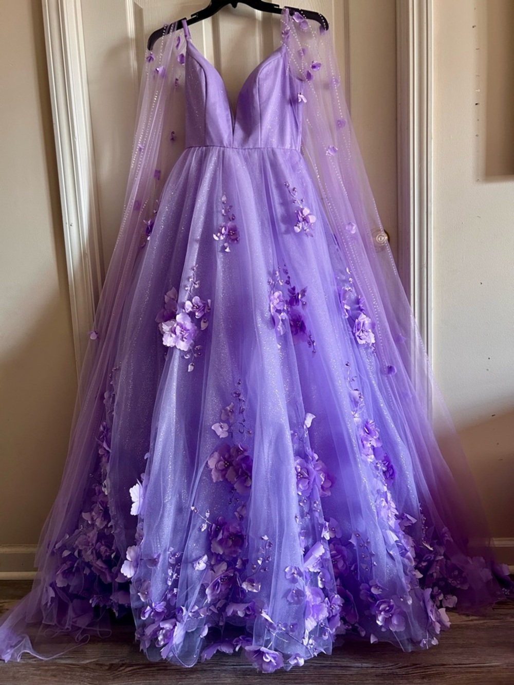 Ellie Wilde Lilac Embroidered Lace Organza Sparkly Prom Dress w/Cape‎ Sleeves 6 - Picture 4 of 16